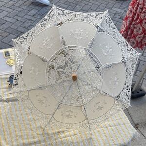 Elegant Lace Parasol